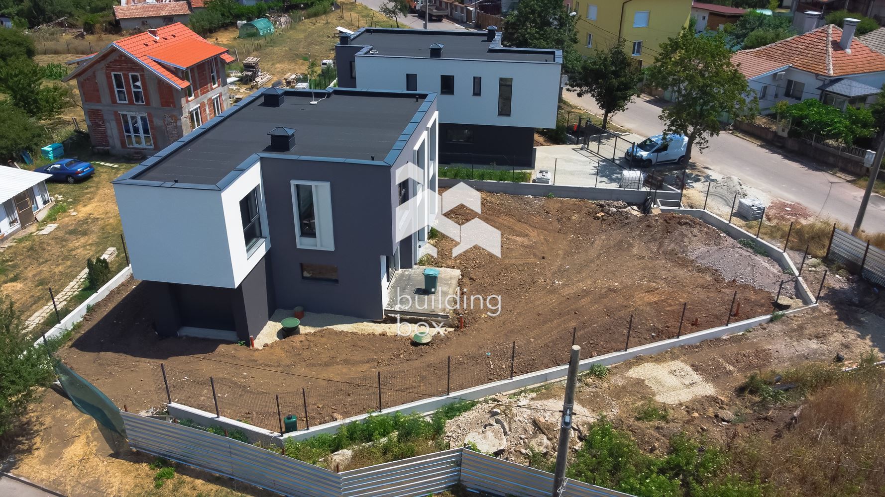 Къща на 20 минути от центъра на град София - 0