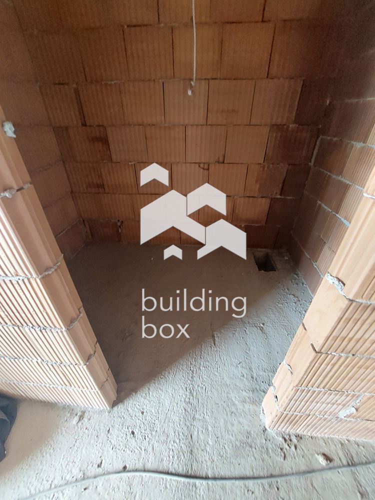 Тристаен апартамент до "Дентален университет" - гр. Пловдив - 0