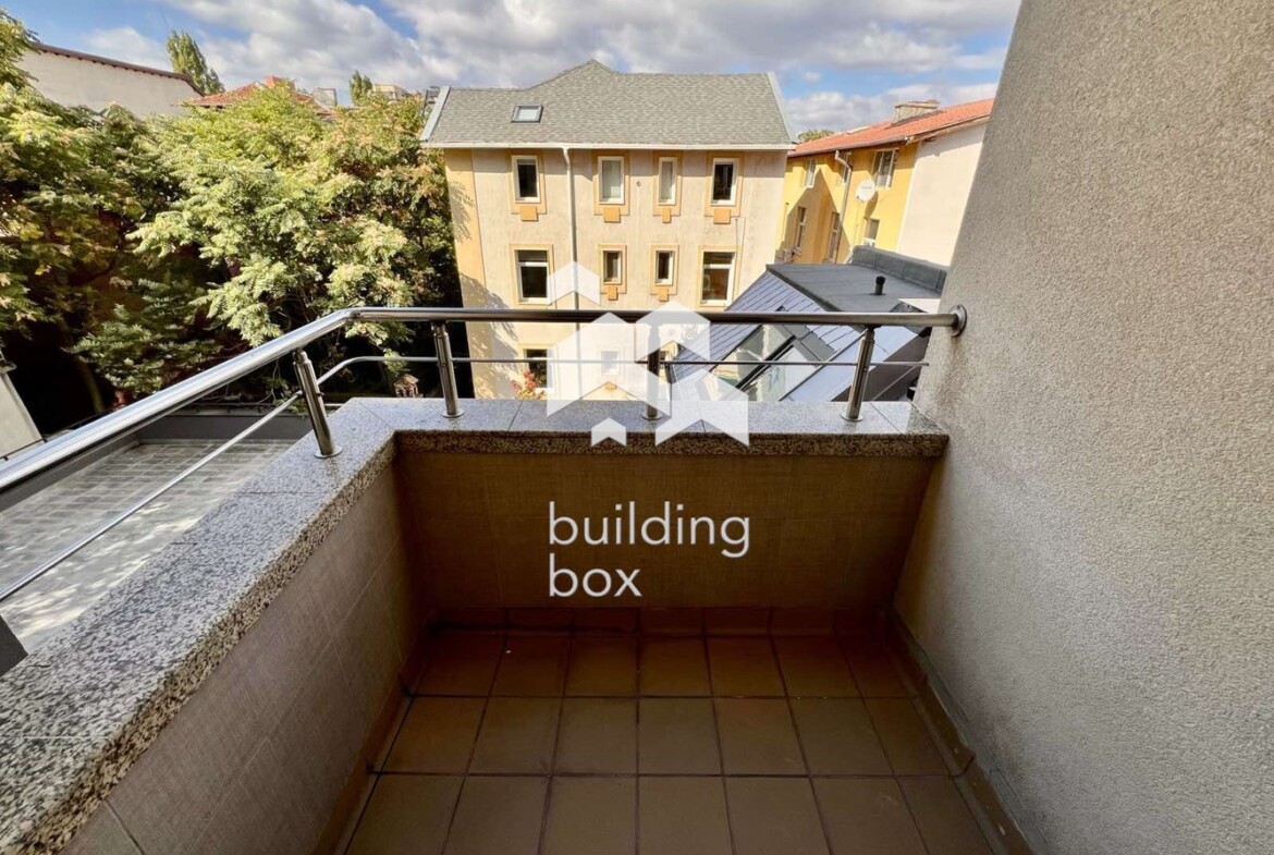 Тристаен апартамент в идеален Център - 0