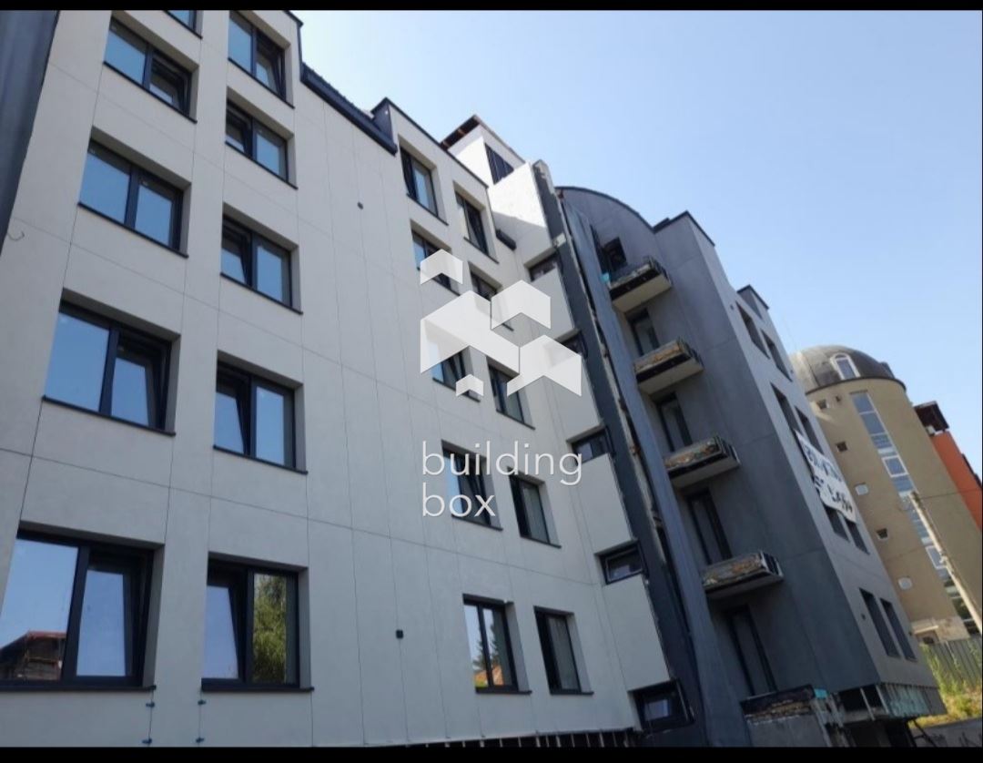 Продава четиристаен апартамент - 0