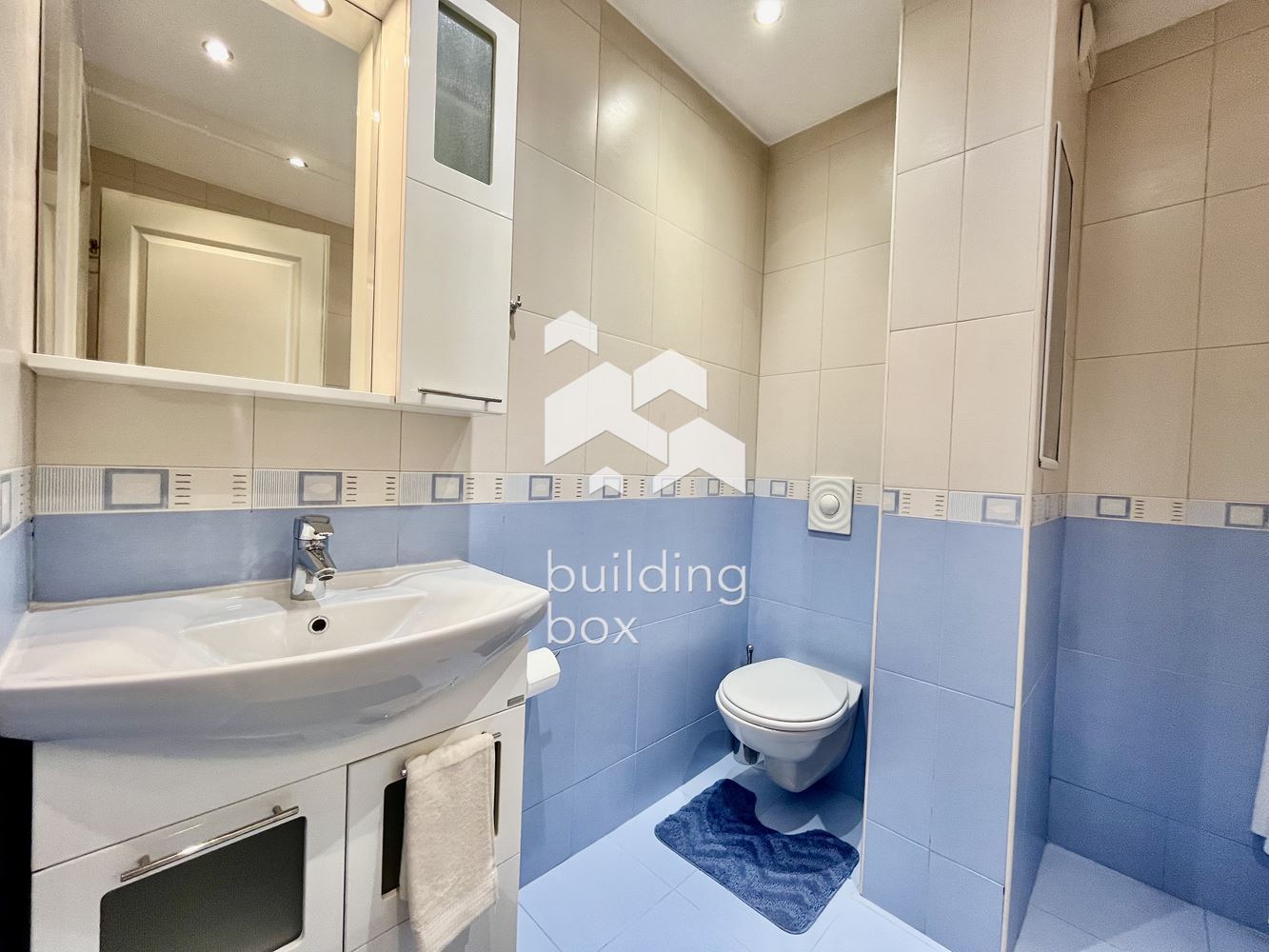 Просторен двустаен апартамент със страхотна гледка и гараж, Изток - 0