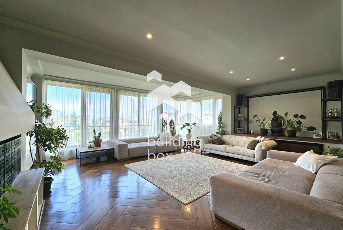 Четиристаен апартамент в престижния комплекс Maxi - 0