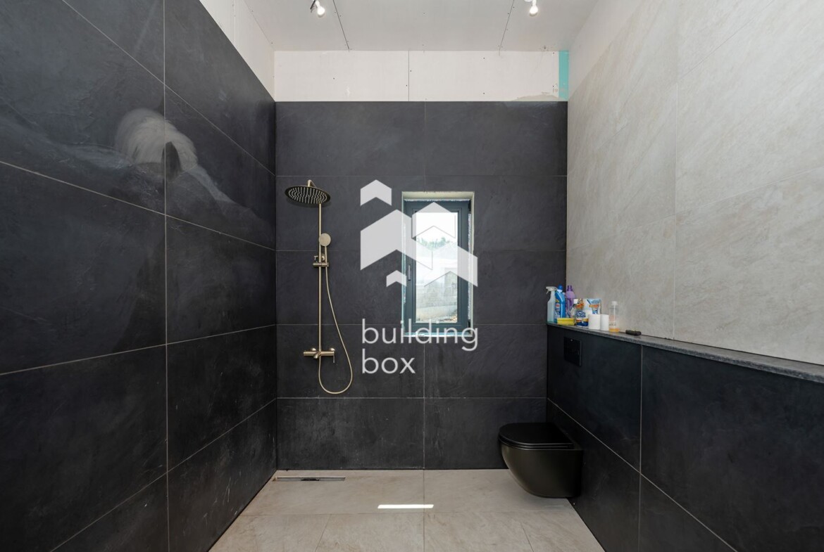 Къща на 12 км от гр. Пловдив - с. Чешнегирово - 0