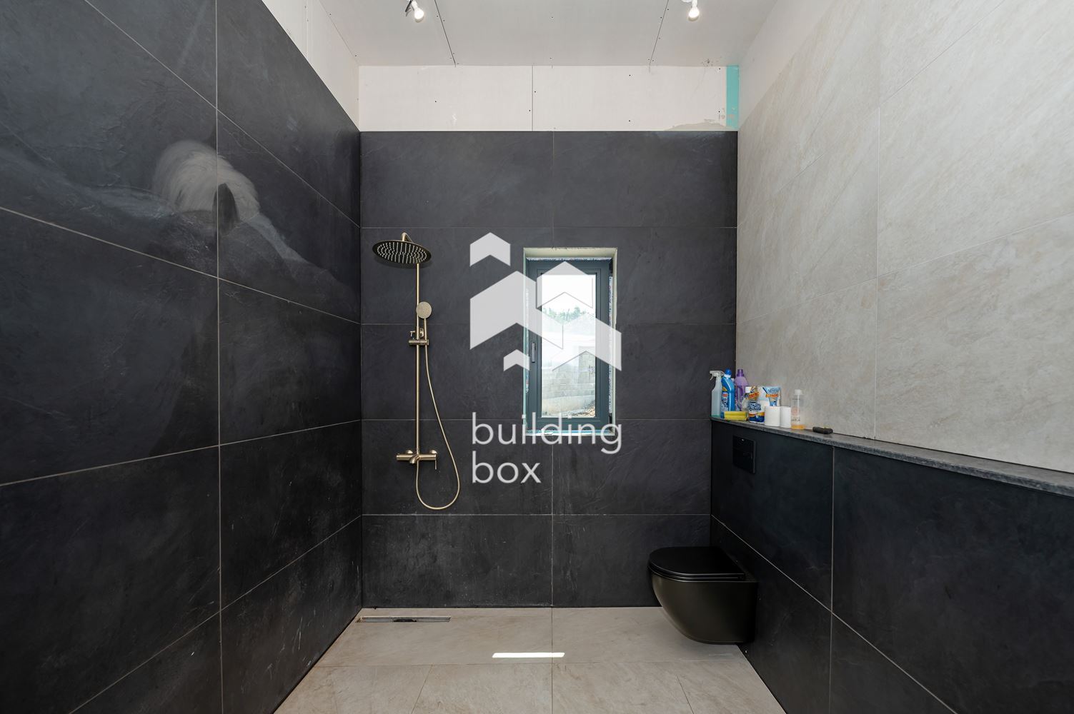 Къща на 12 км от гр. Пловдив - с. Чешнегирово - 0