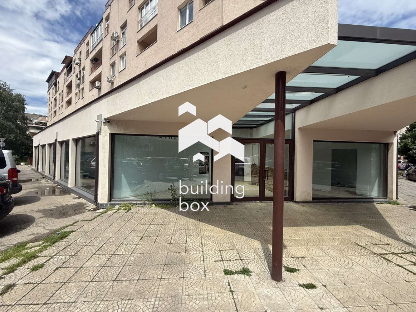 Търговска площ в ж.к. БОРОВО се отдава под наем! - 0