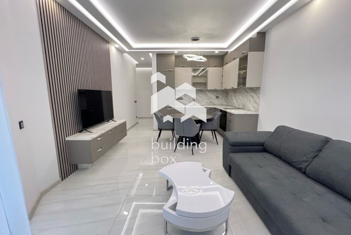 Продава двустаен апартамент в кв. Кръстова вада - 0