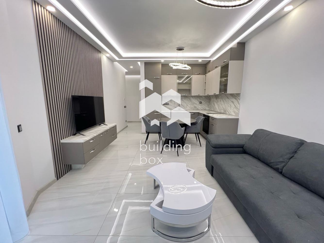 Продава двустаен апартамент в кв. Кръстова вада