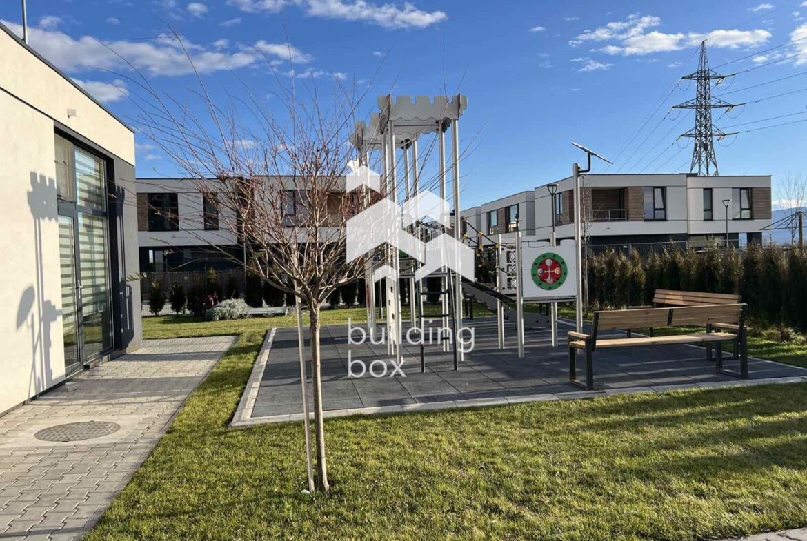 Тристаен апартамент с две паркоместа включени в цената - 0