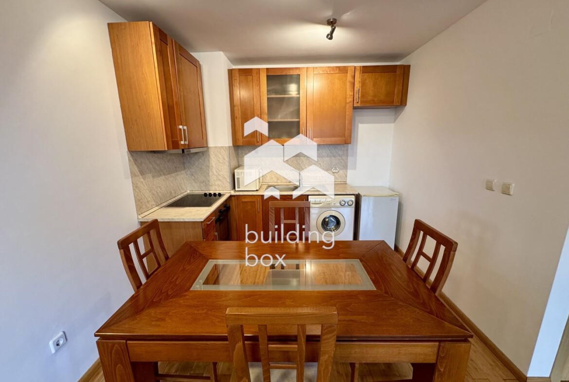 Двустаен апартамент в Изток, точно до метро - 0