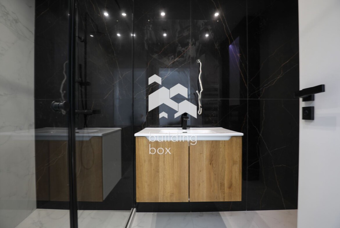 Чисто нова, висококачествена къща с неповторими гледки, собствена гора и фитнес - 0