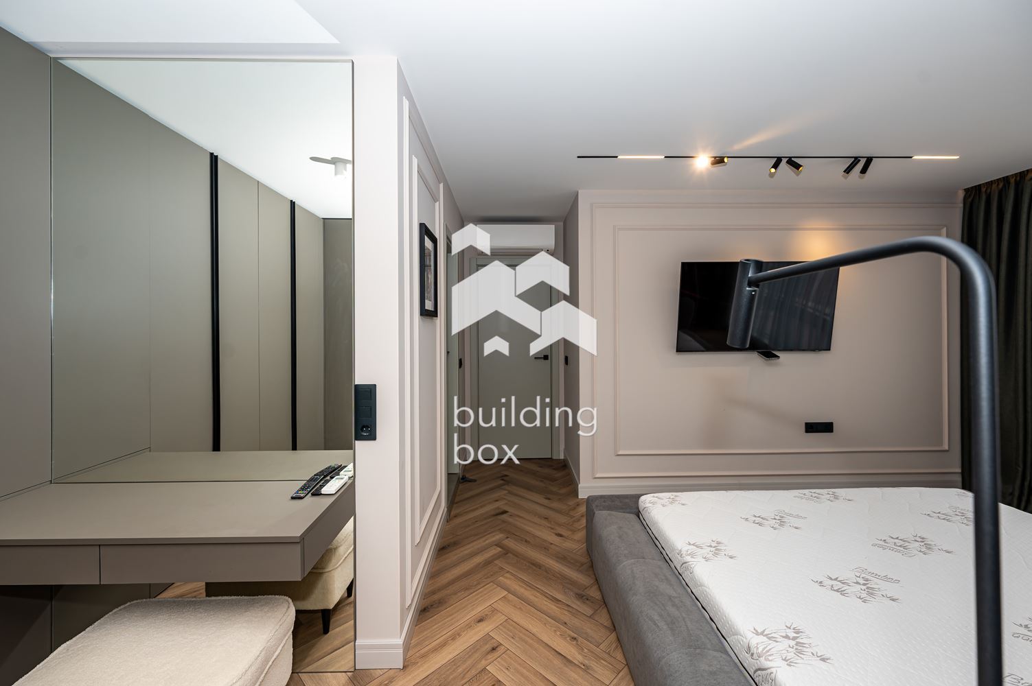 Многостаен обзаведен апартамент - кв. "Беломорски" - 0