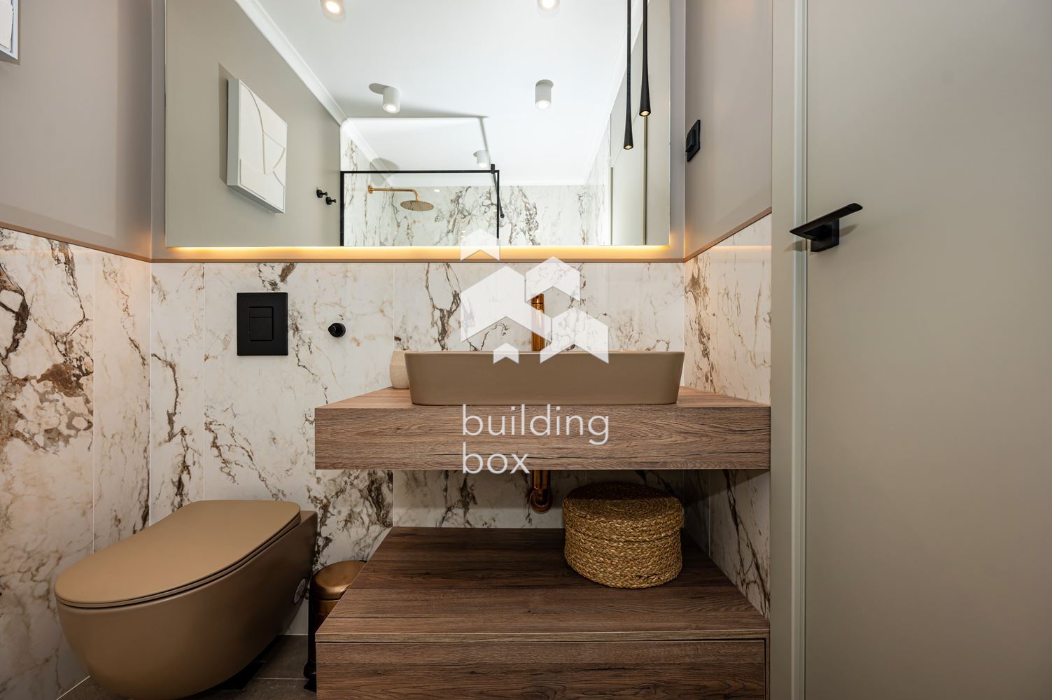 Многостаен обзаведен апартамент - кв. "Беломорски" - 0