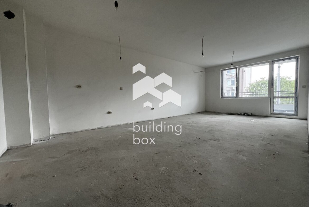 Тристаен апартамент в Оборище - 0