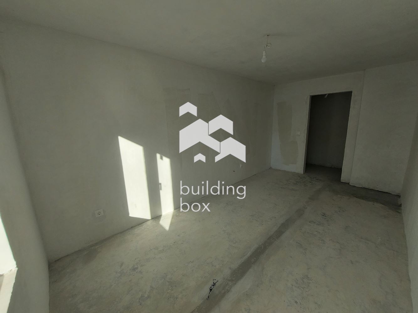 Продава четиристаен апартамент - 0