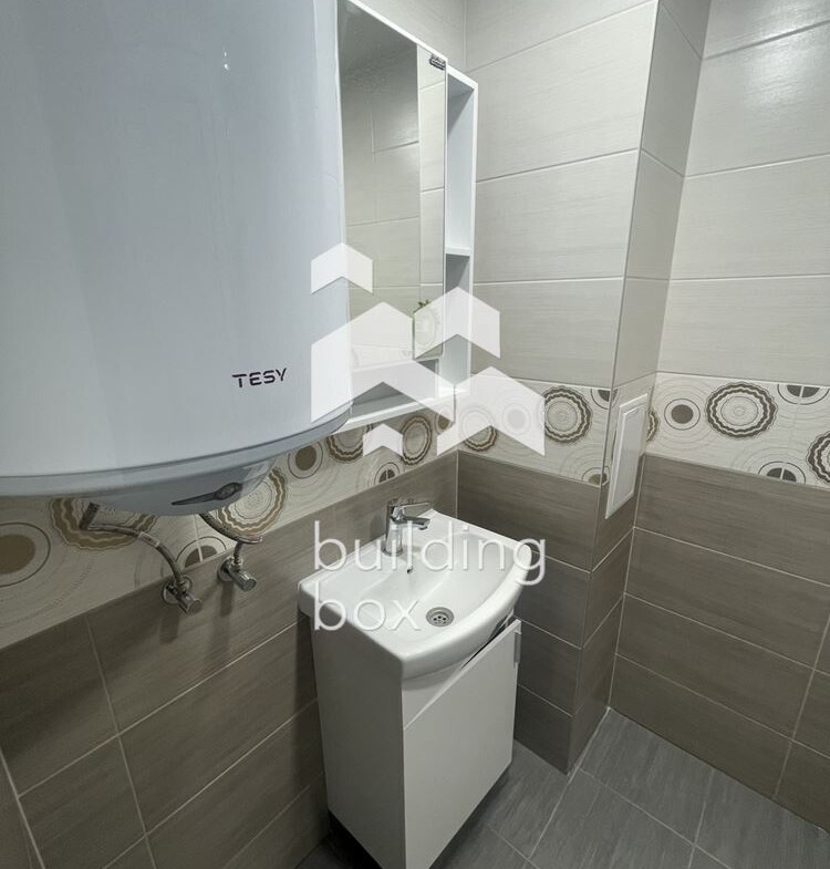 Прекрасен Тухлен Апарамент на Отлична Локация - 0