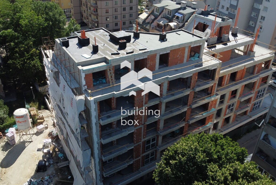 Двустаен апартамент в кв. Красно село - 0