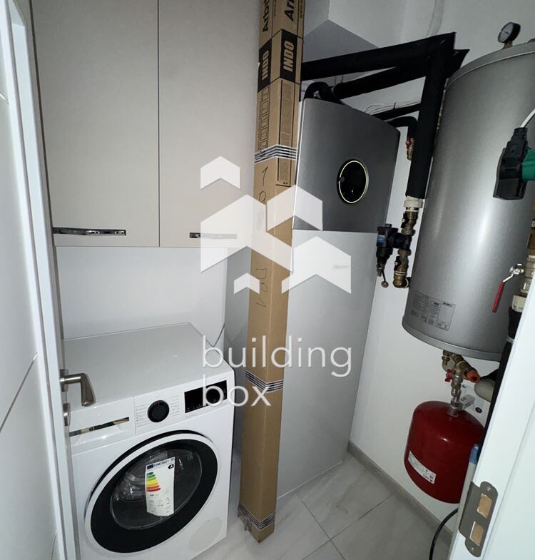 Продава тристаен в кв. Кръстова вада - 0