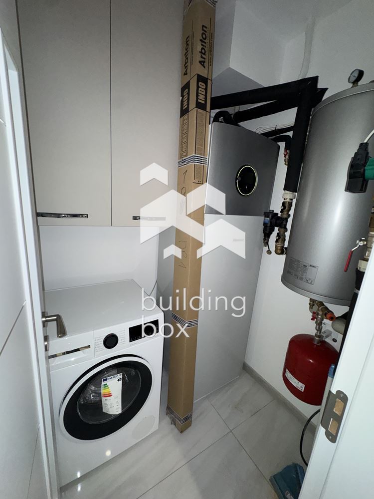 Продава тристаен в кв. Кръстова вада - 0