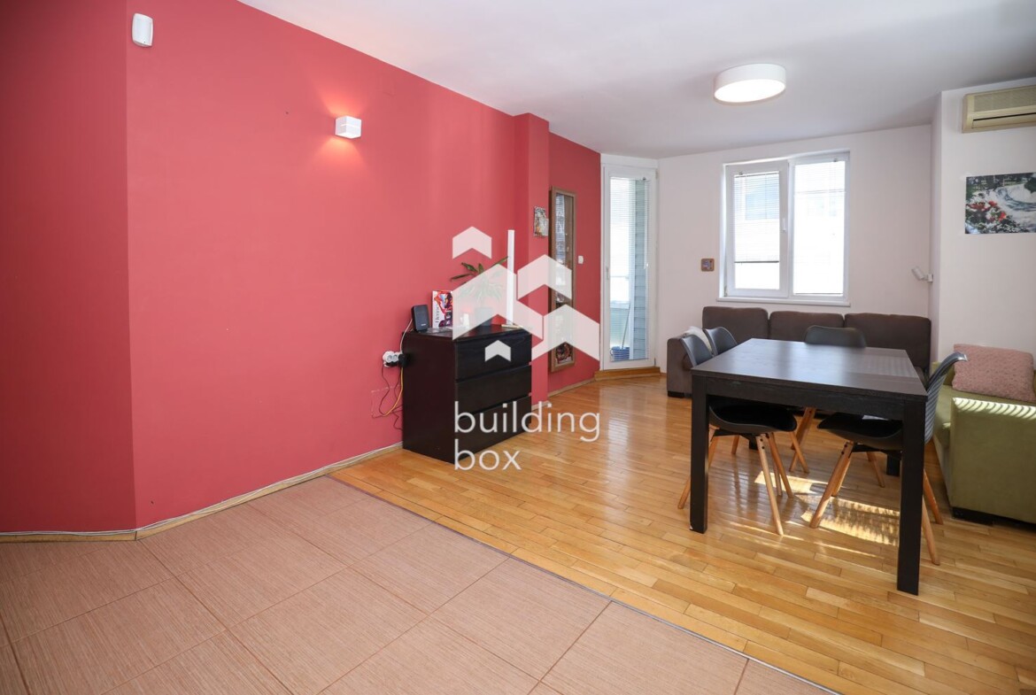 Тристаен апартаменти в сърцето на София - 0