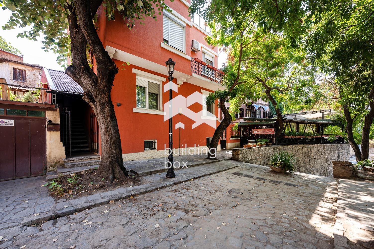 Два етажа от къща на крачка от "Капана" - 0