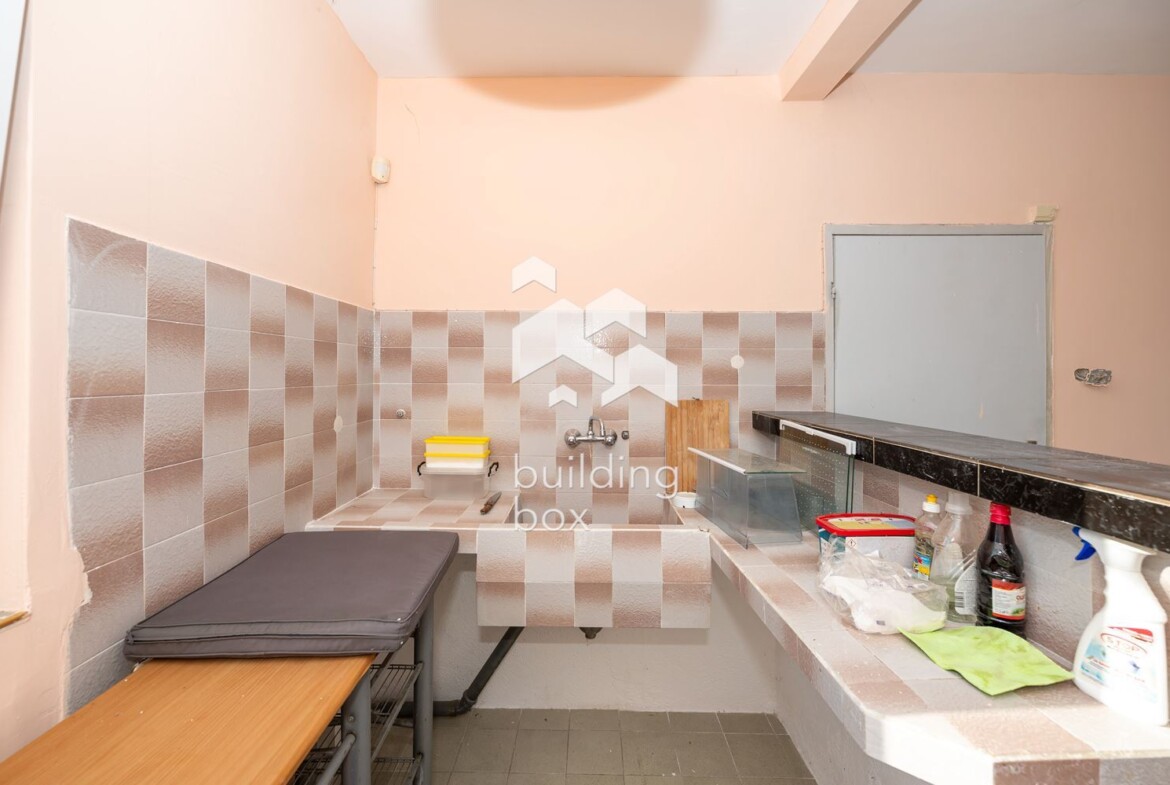 Двуетажна къща на плоча - готова за живеене - 0