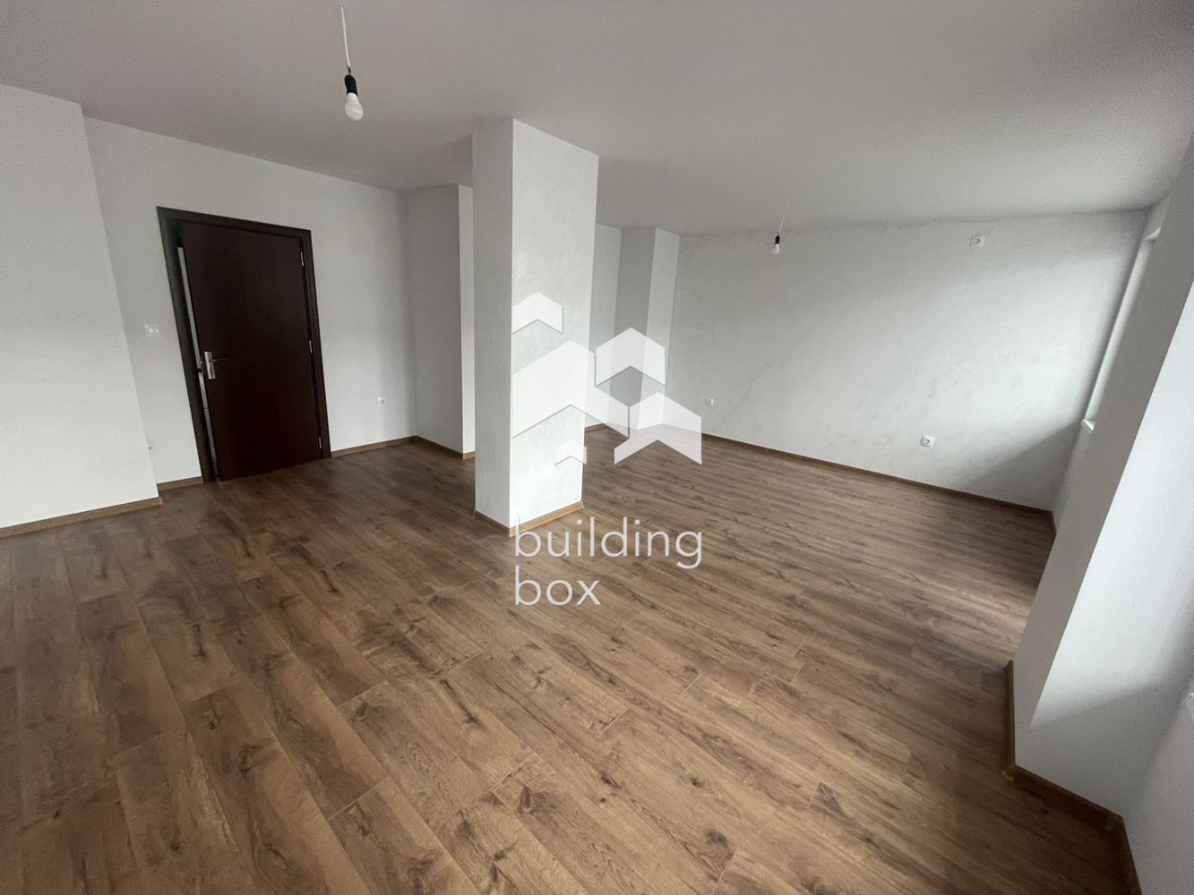 Прекрасен Тухлен Апарамент на Отлична Локация - 0