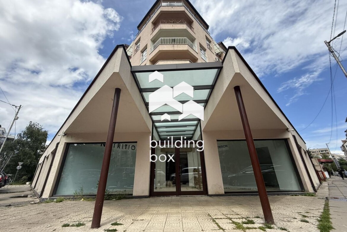 Търговска площ в ж.к. БОРОВО се отдава под наем! - 0