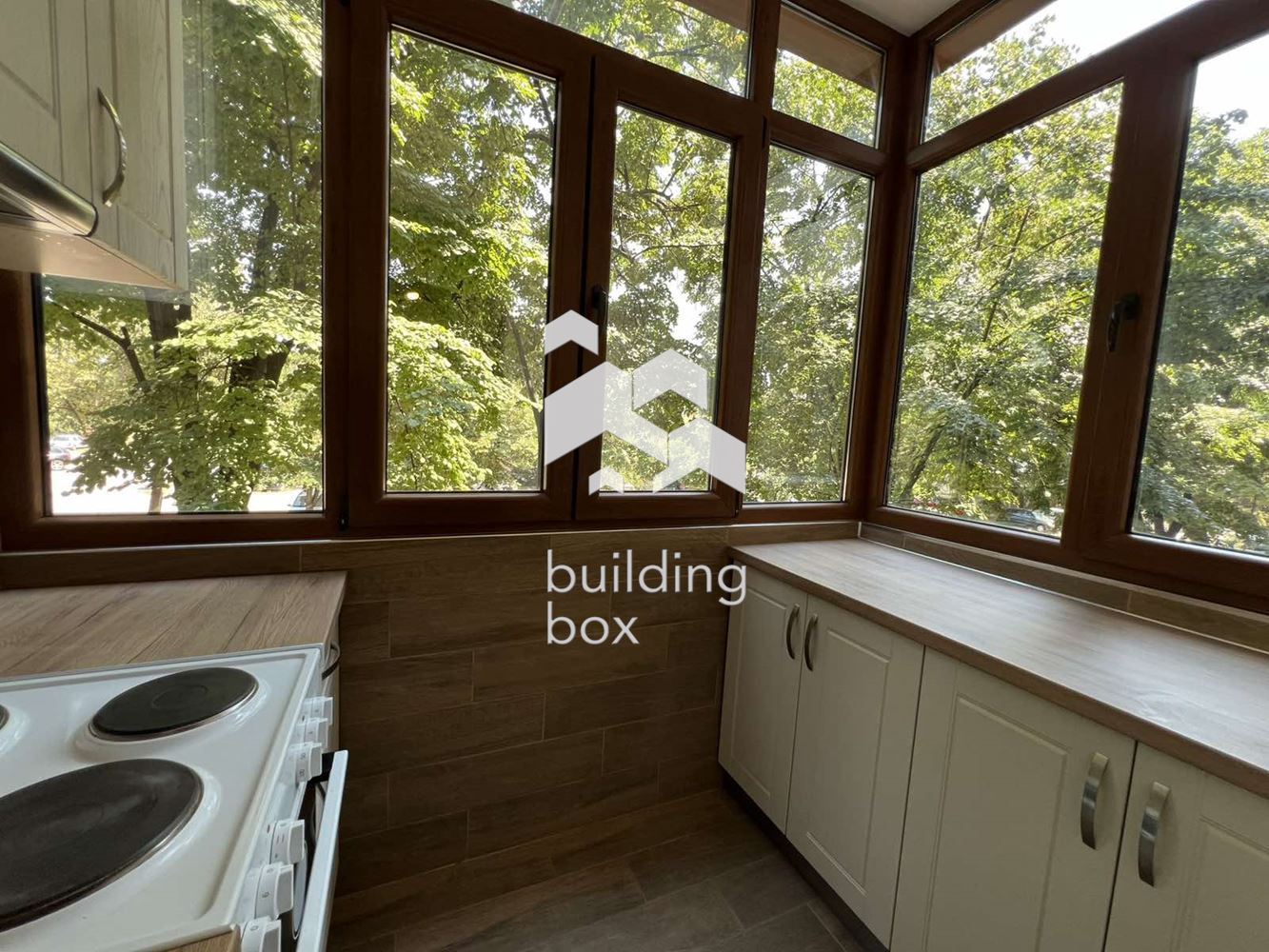 Тристаен апартамент - кв.Тракия - 0