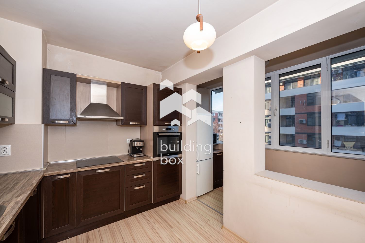 Тристаен апартамент в кв. К.Париж.