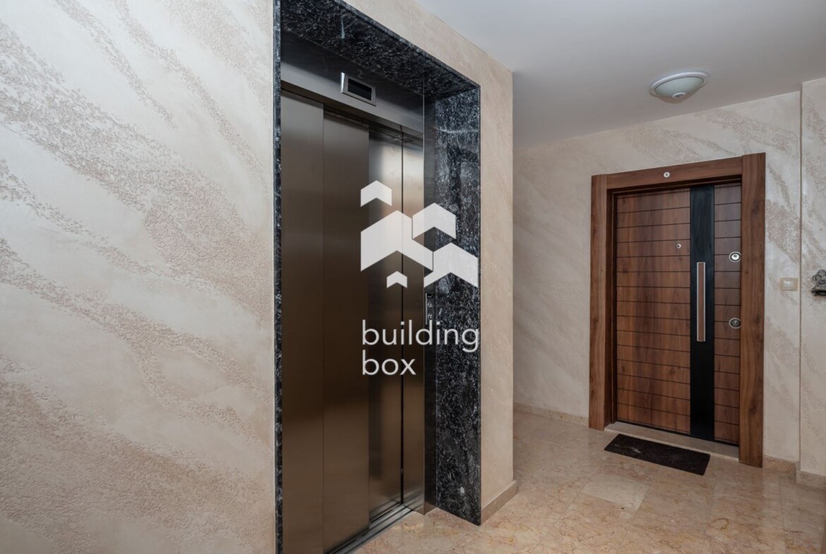 Тристаен апартамент до ключ - кв. "Каменица 2" - 0