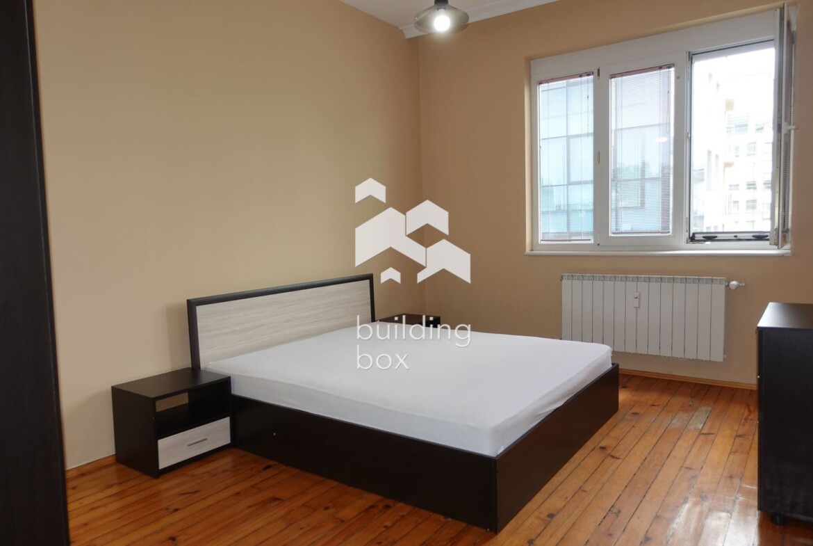 Продава се 2-стаен апартамент - Център - Обзаведен ! - 0