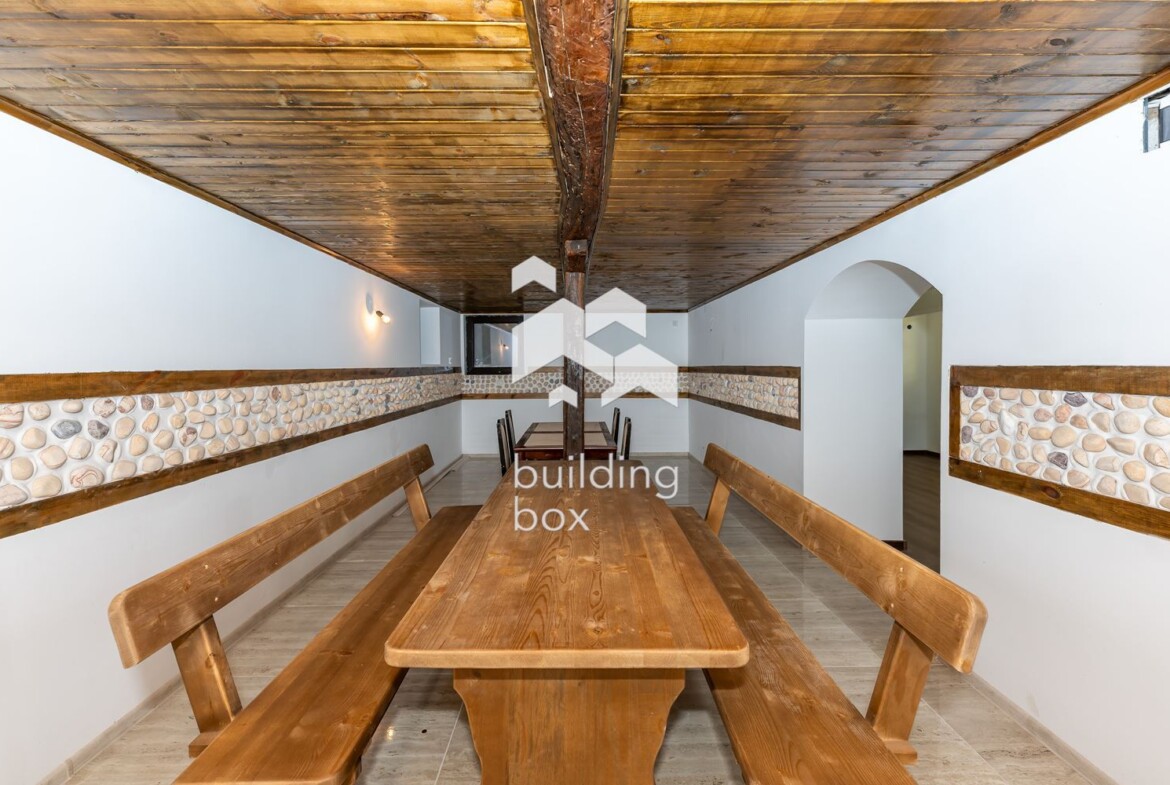 Луксозен имот в с. Старосел - 0