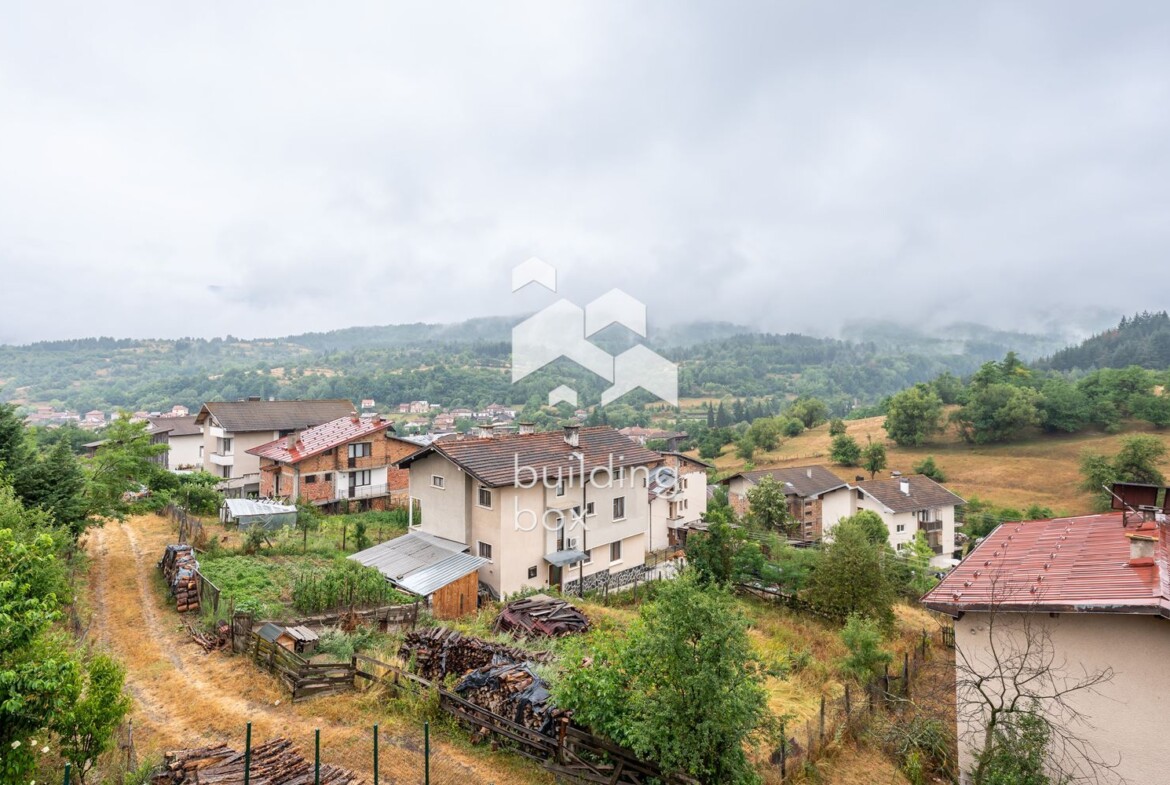 Хотел с 10 помещения за нощувки - гр. Батак - 0