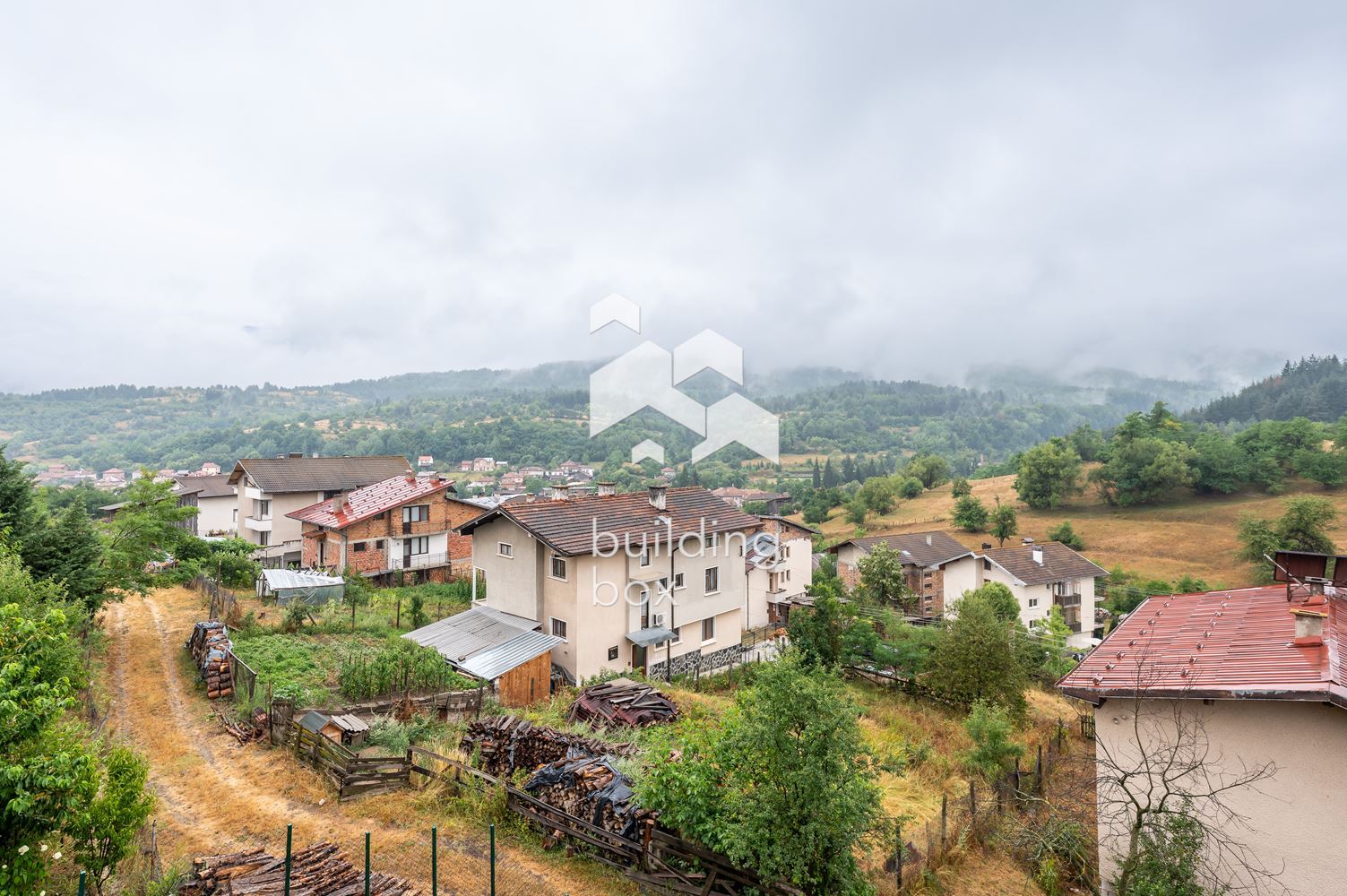 Хотел с 10 помещения за нощувки - гр. Батак - 0