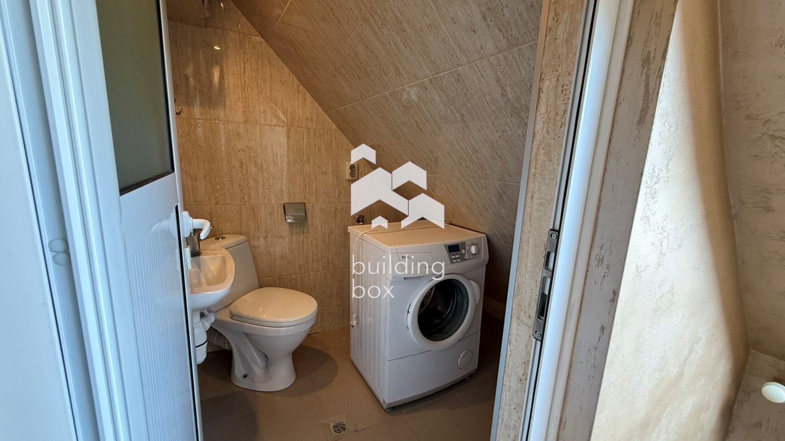 Тристаен обзаведен апартамент - кв. Мараша - 0