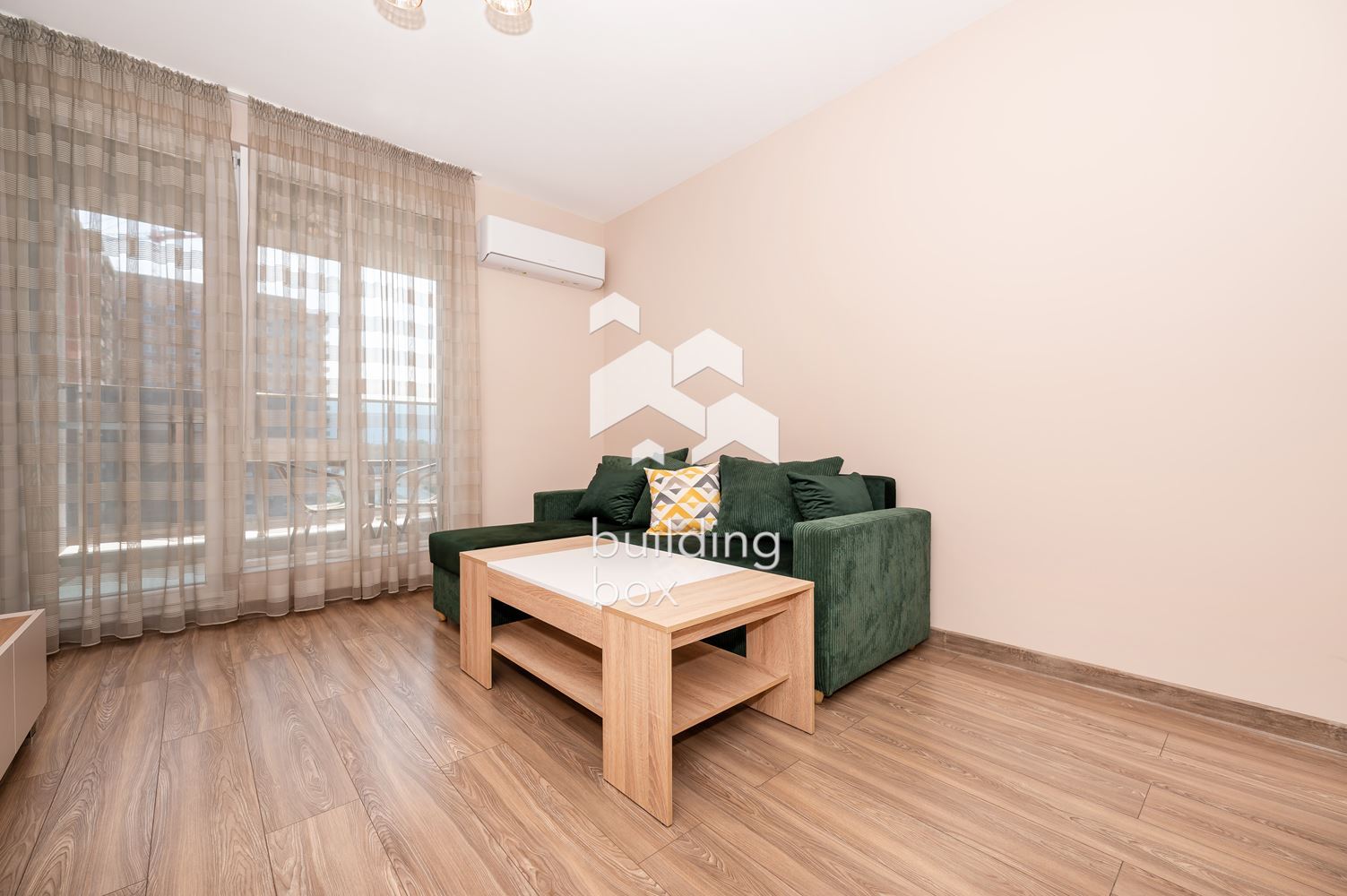 Обзаведен двустаен апартамент до Пловдивския панаир