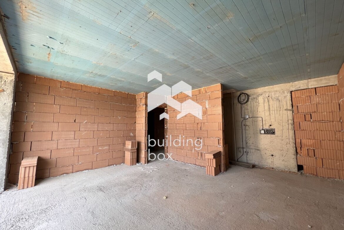 Двустаен апартамент с разпределение без аналог - кв. "Христо Смирненски" - 0