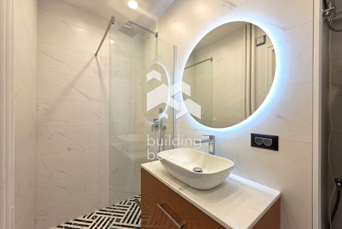 Тристаен апартамент в идеален Център - 0