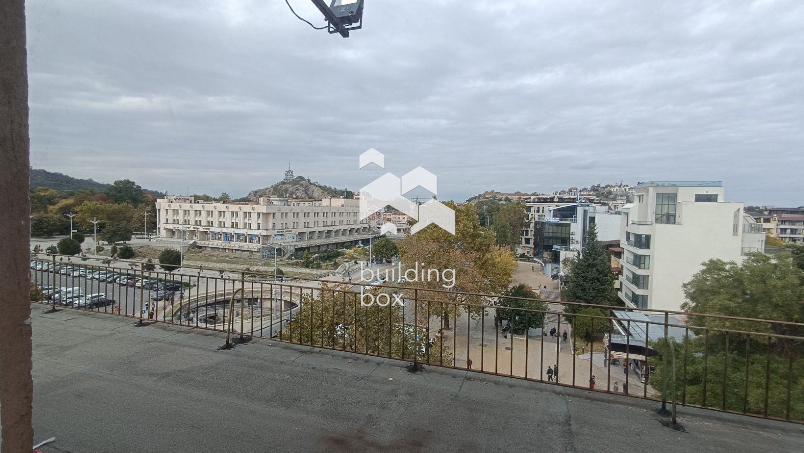 Тристаен апартамент под наем – ТОП Център на гр. Пловдив