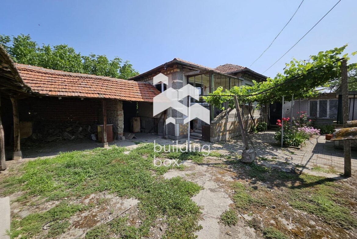 Къща за ремонт - с. Стряма - 0