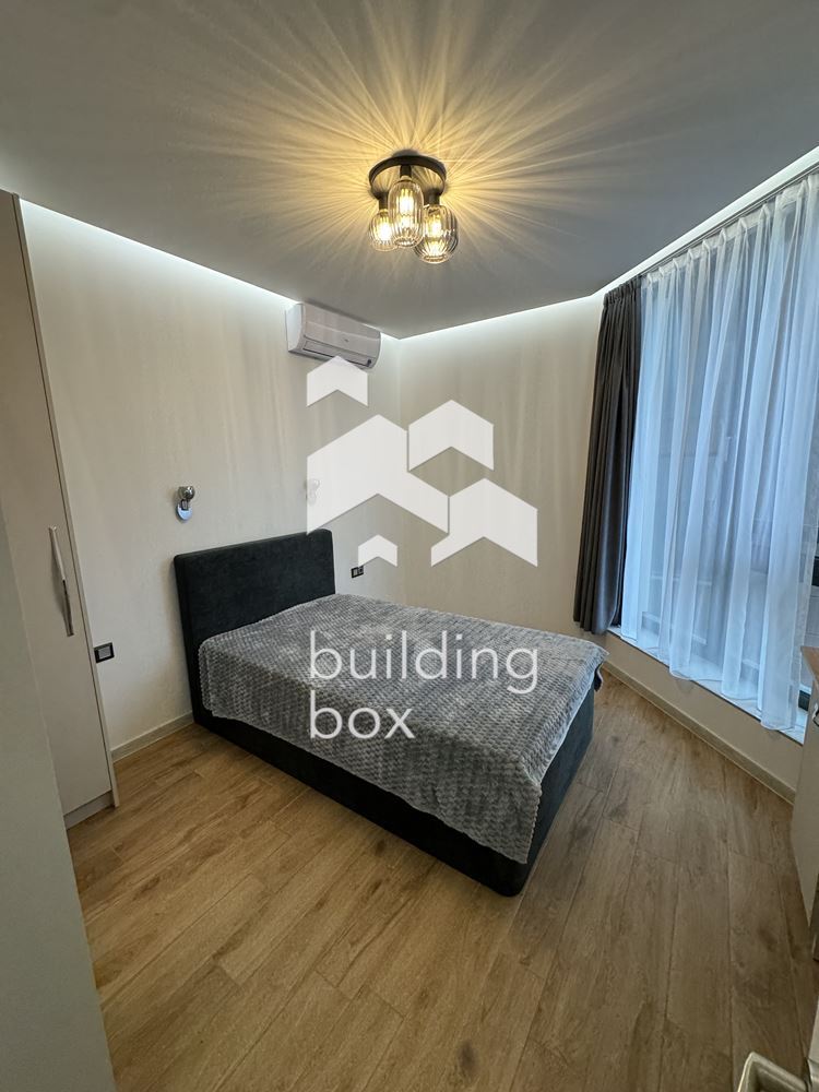 Продава тристаен в кв. Кръстова вада - 0