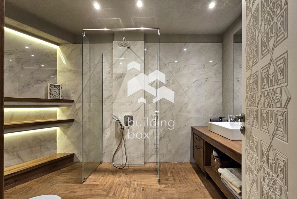 Четиристаен апартамент в престижния комплекс Maxi - 0