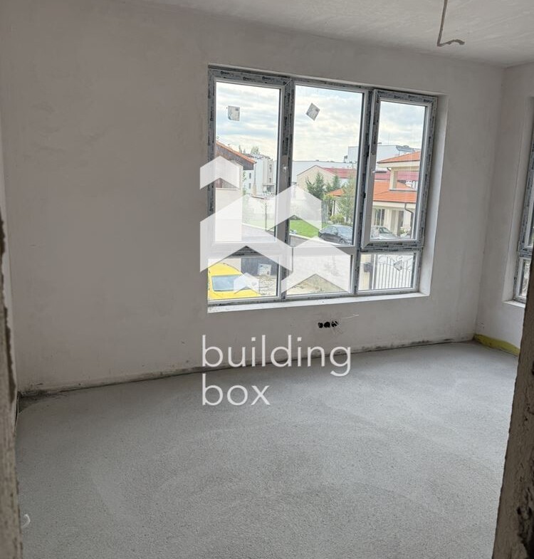 Тристаен апартамент - кв. Остромила - 0