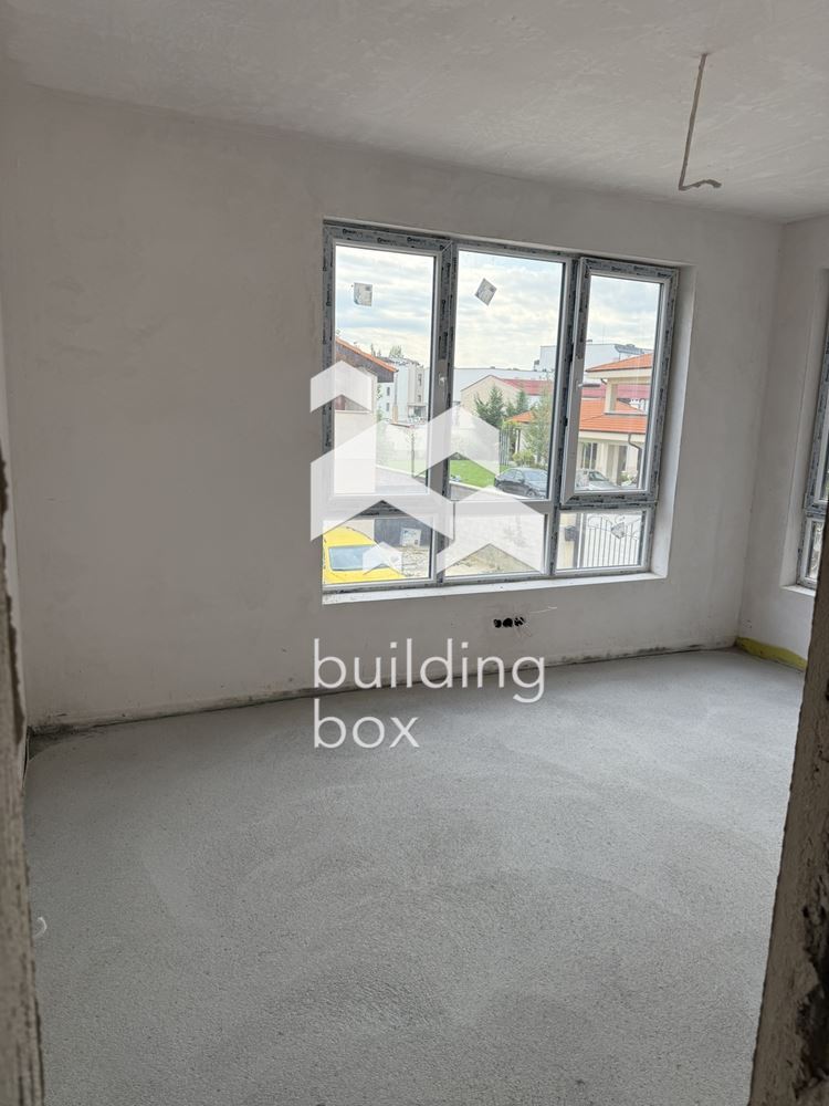 Тристаен апартамент - кв. Остромила - 0