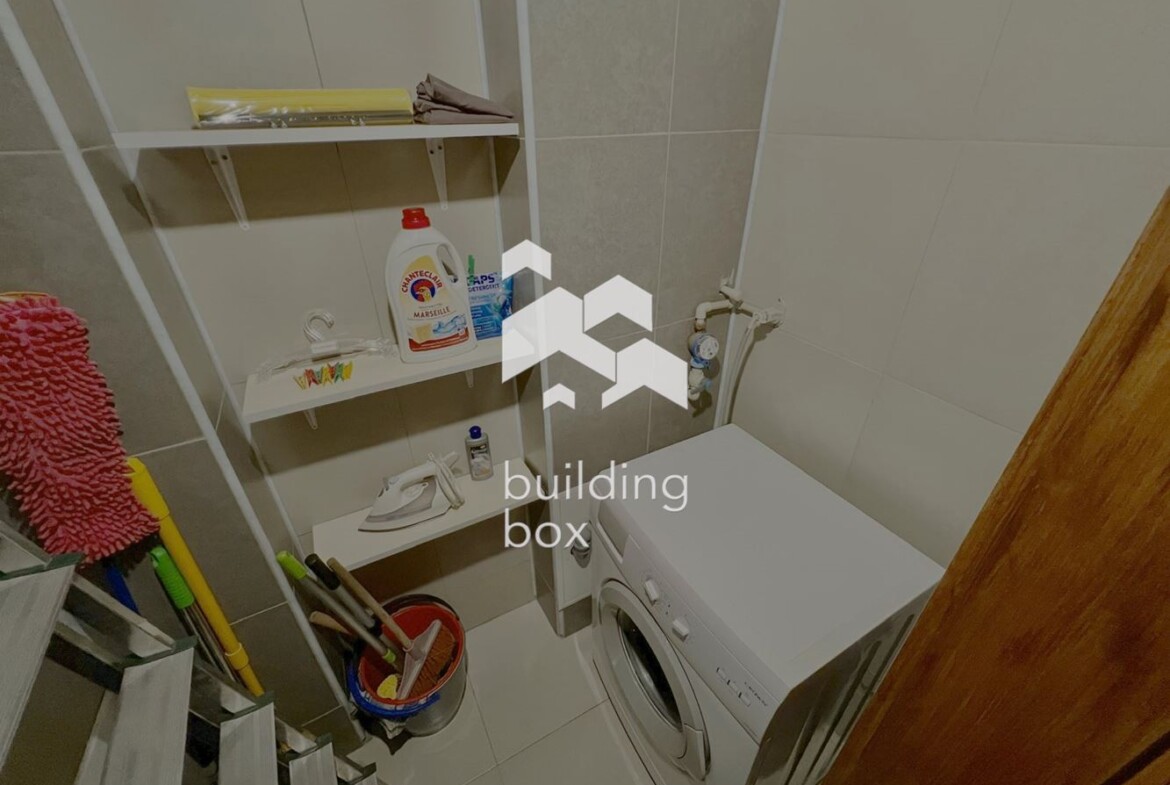 Тристаен апартамент в идеален Център - 0