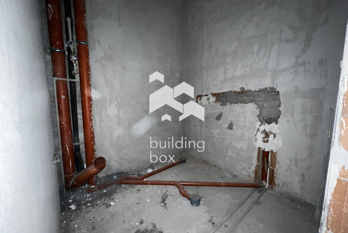 Тристаен апартамент в Оборище - 0