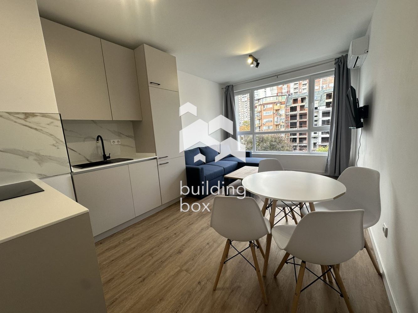 Чисто нов едностаен апартамент, Широк център - 0