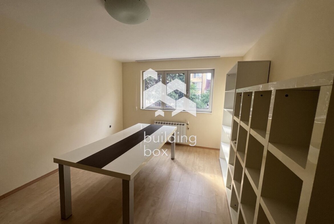 Офис под наем в Лагера - 0