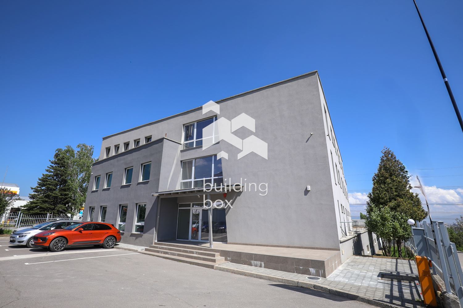 Луксозна Офис Сграда на Околовръстен Път