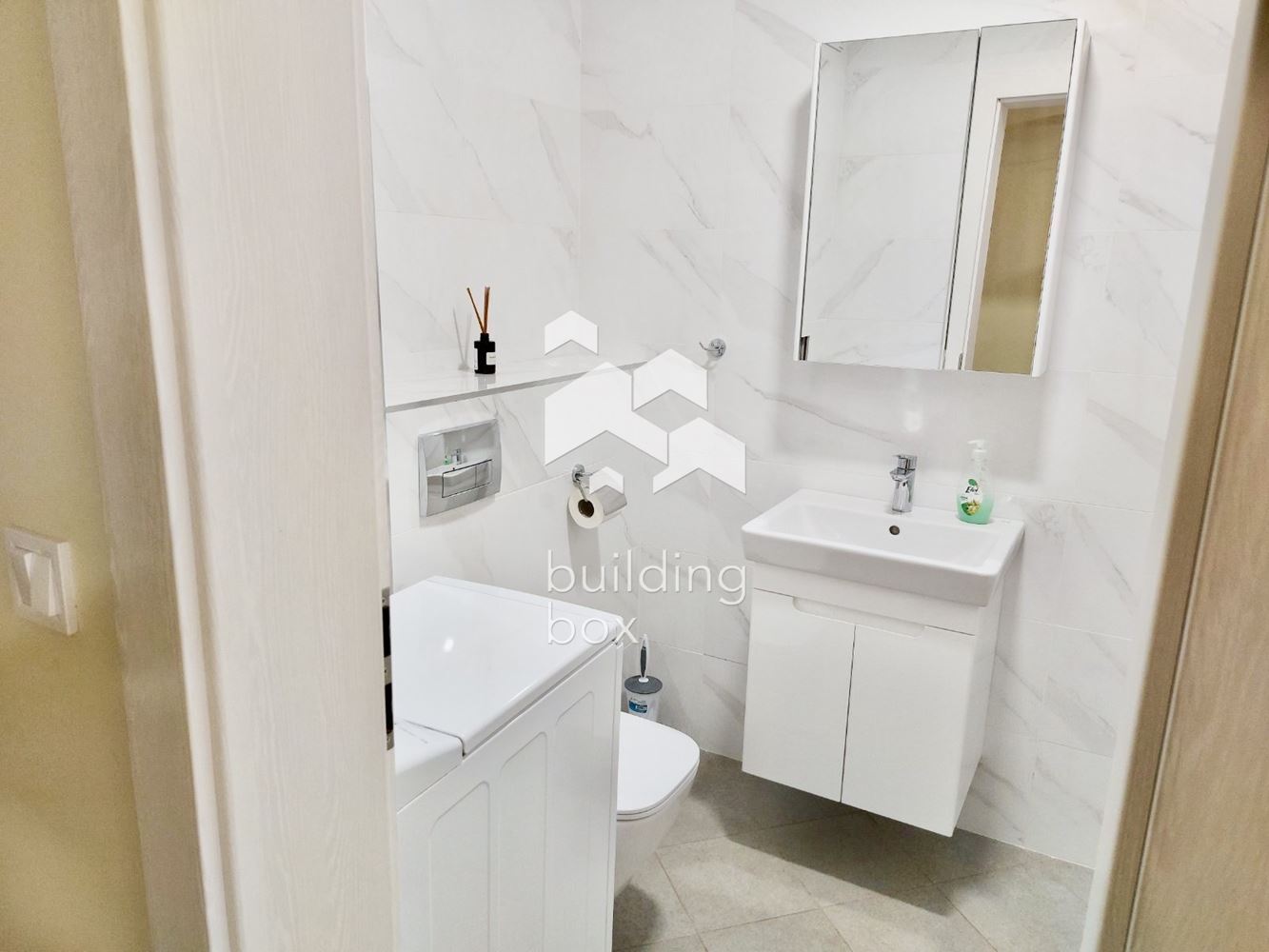 Тристаен апартамент, ул. Флора - 0